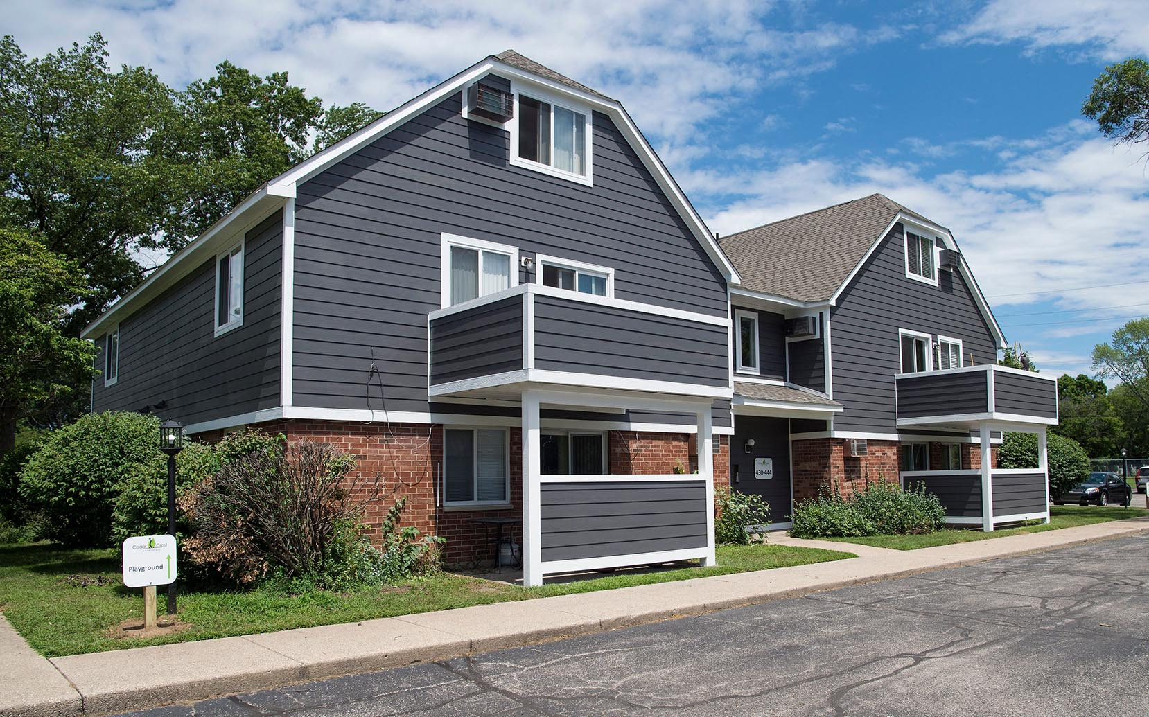 CEDAR CREST APARTMENTS